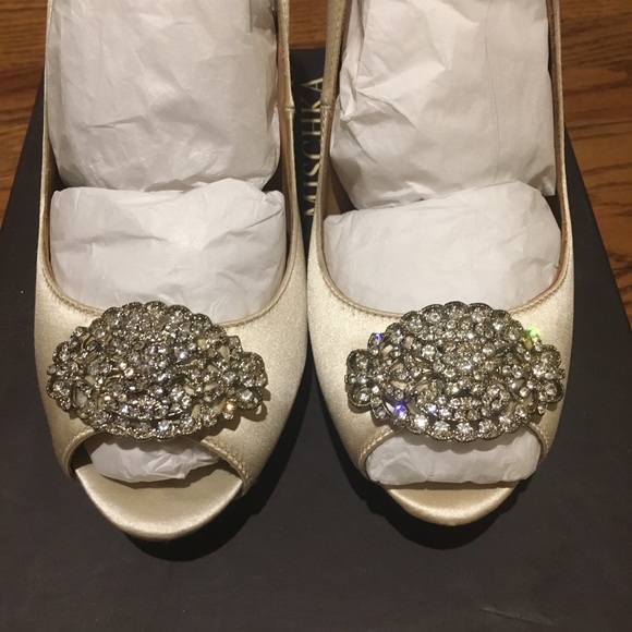 Badgley Mischka Goodie Vanilla Satin - Picture 8 of 8